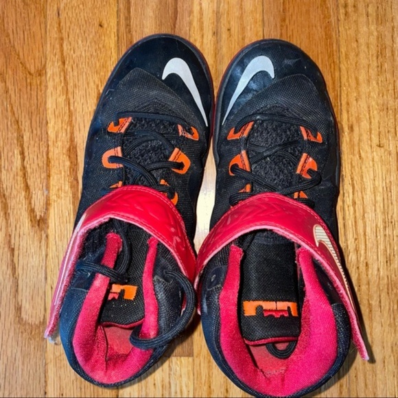 Lebron Soldier nikes - Picture 7 of 9